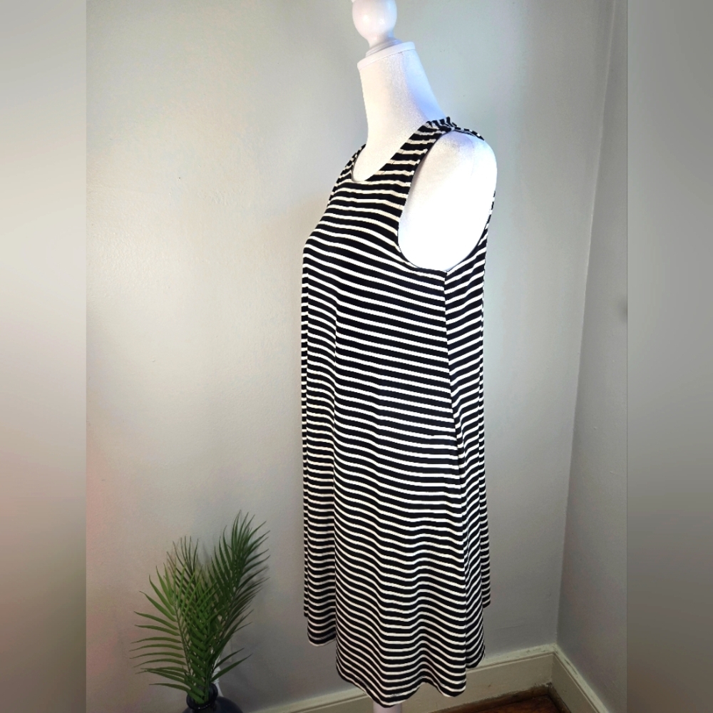 Old Navy Sleeveless Dress Size Medium